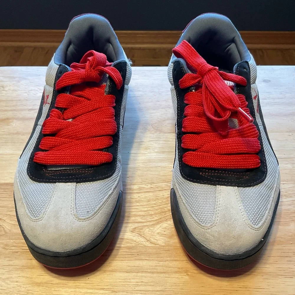 Puma Gray, Red and Black Athletic Shoes. Leather and Textile Upper.